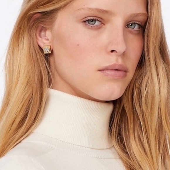 NWT Authentic luxury minimalist Tory Burch Block T Logo Stud Earrings